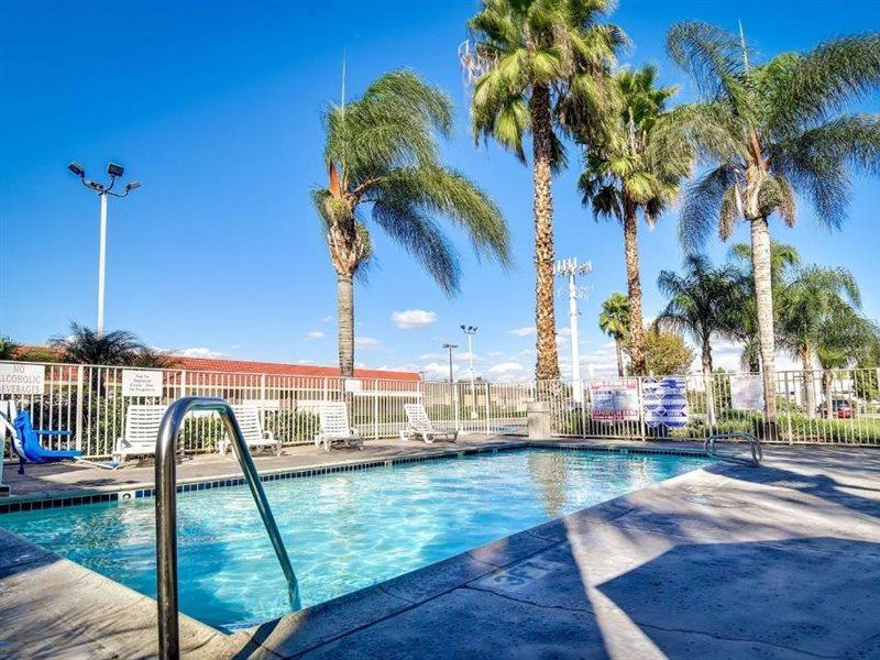 6-riverside, Ca - South 3* Riverside