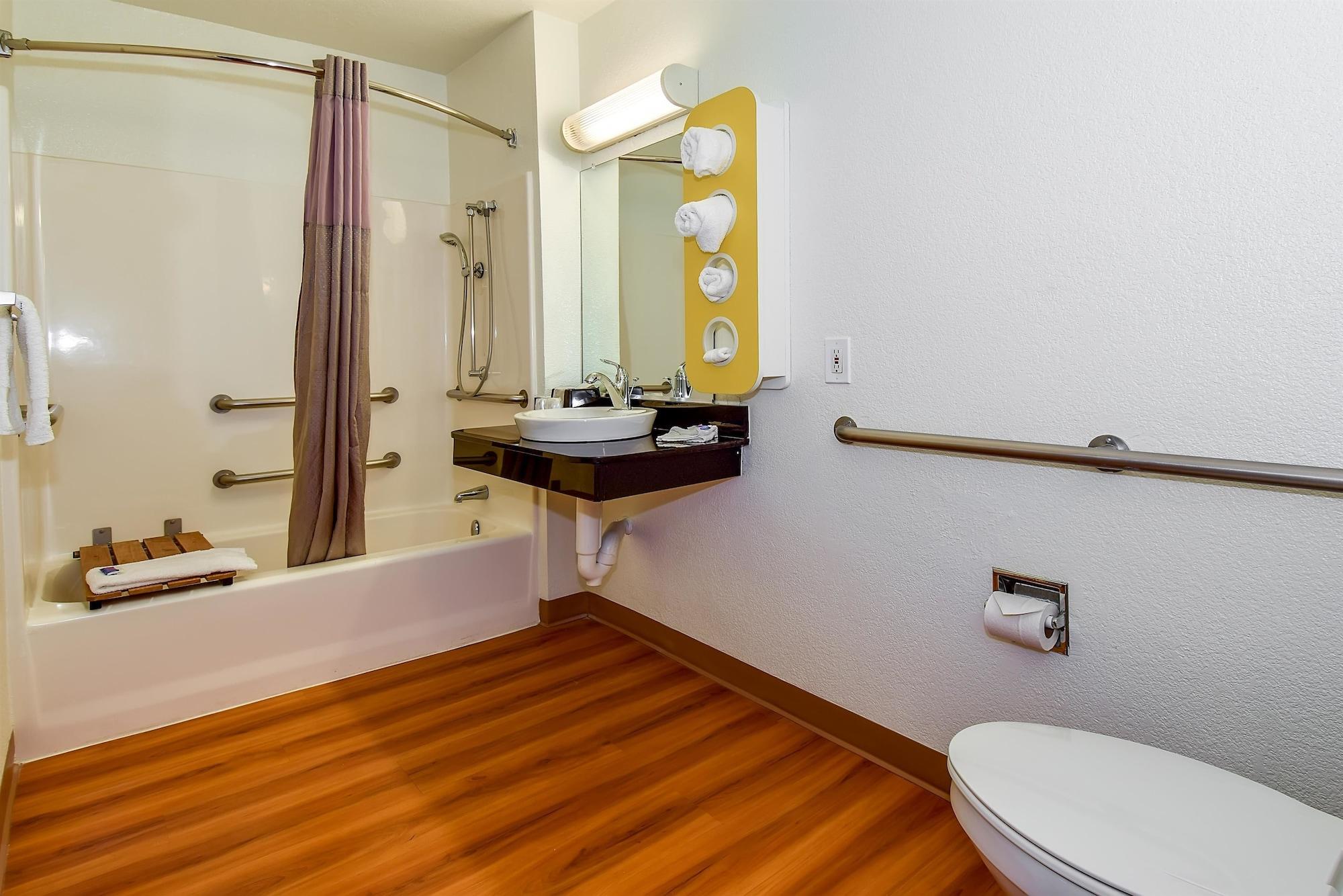 Hotel 6-riverside, Ca - South 3*